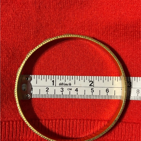 Elegant Gold and Green Floral Bangle - Picture 8 of 8